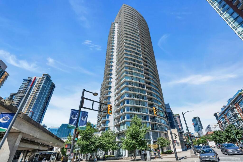 Spacious Dt 2-Bdr High-Rise With View, Pool, Gym Vancouver Exterior foto