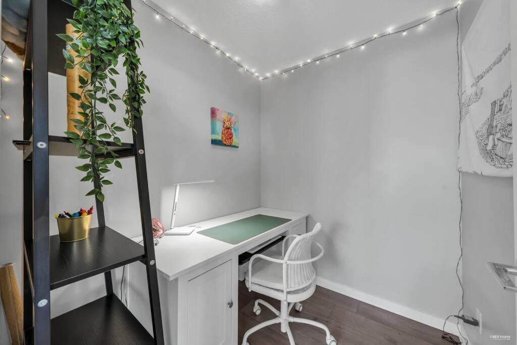 Spacious Dt 2-Bdr High-Rise With View, Pool, Gym Vancouver Exterior foto